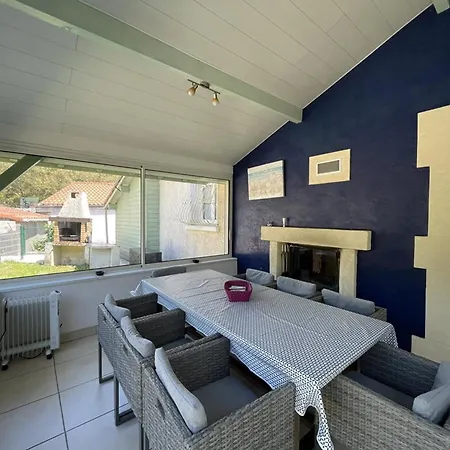 Vila Spacieuse Avec Piscine Pour 8 Pers A - Fr-1-379-133 *